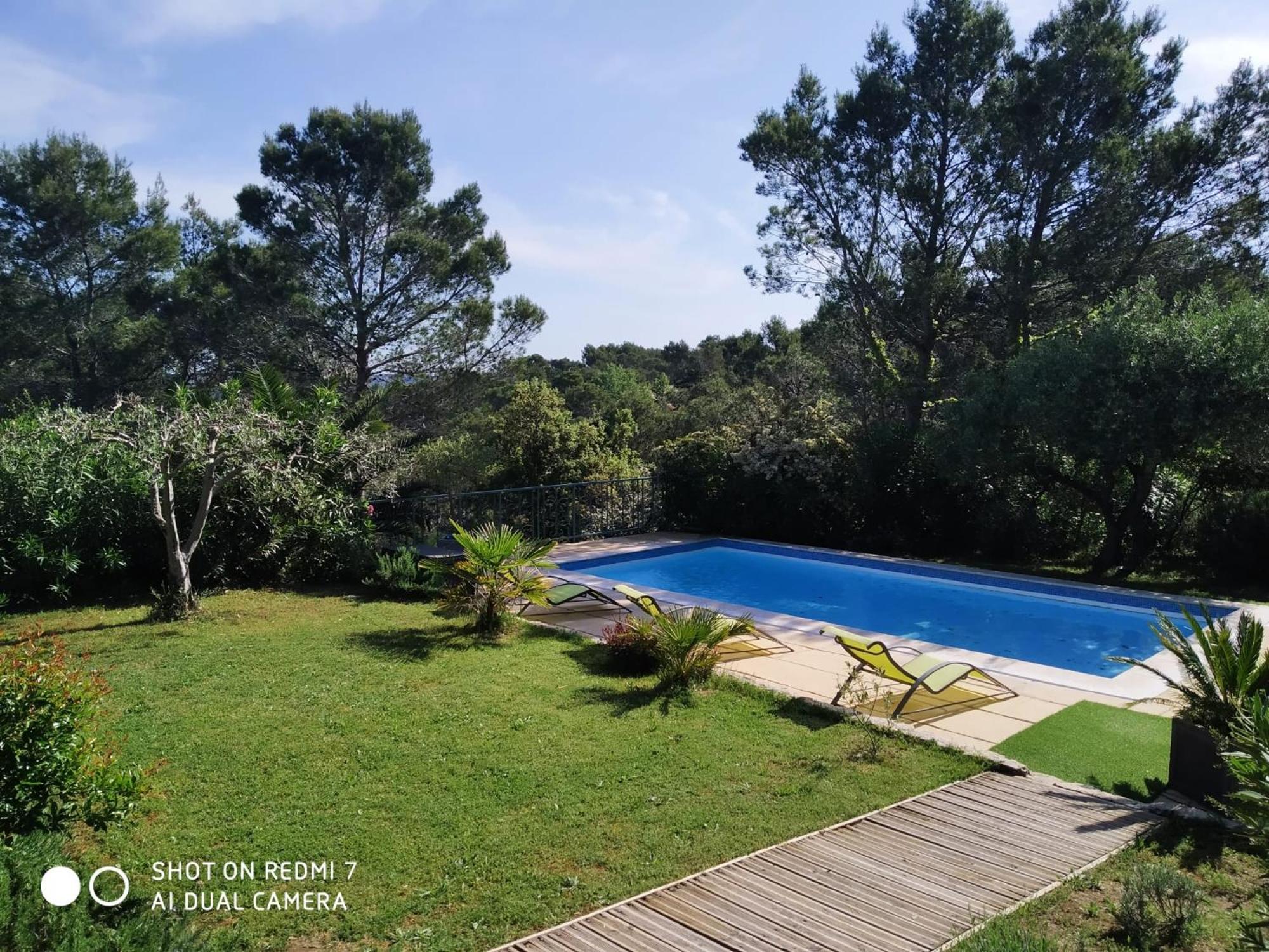 Proche Uzes Petit Gite Avec Grande Cuisine D'Ete Et Piscine Saint-Siffret Exterior foto